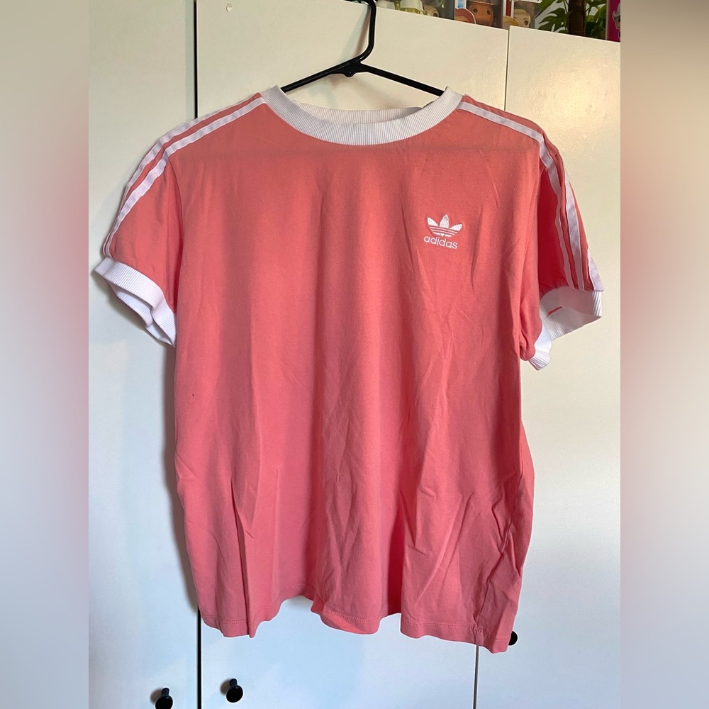 adidas originals pink t-shirt women’s size m